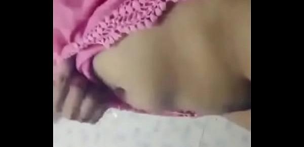  Deshi tamil aunty boobs show